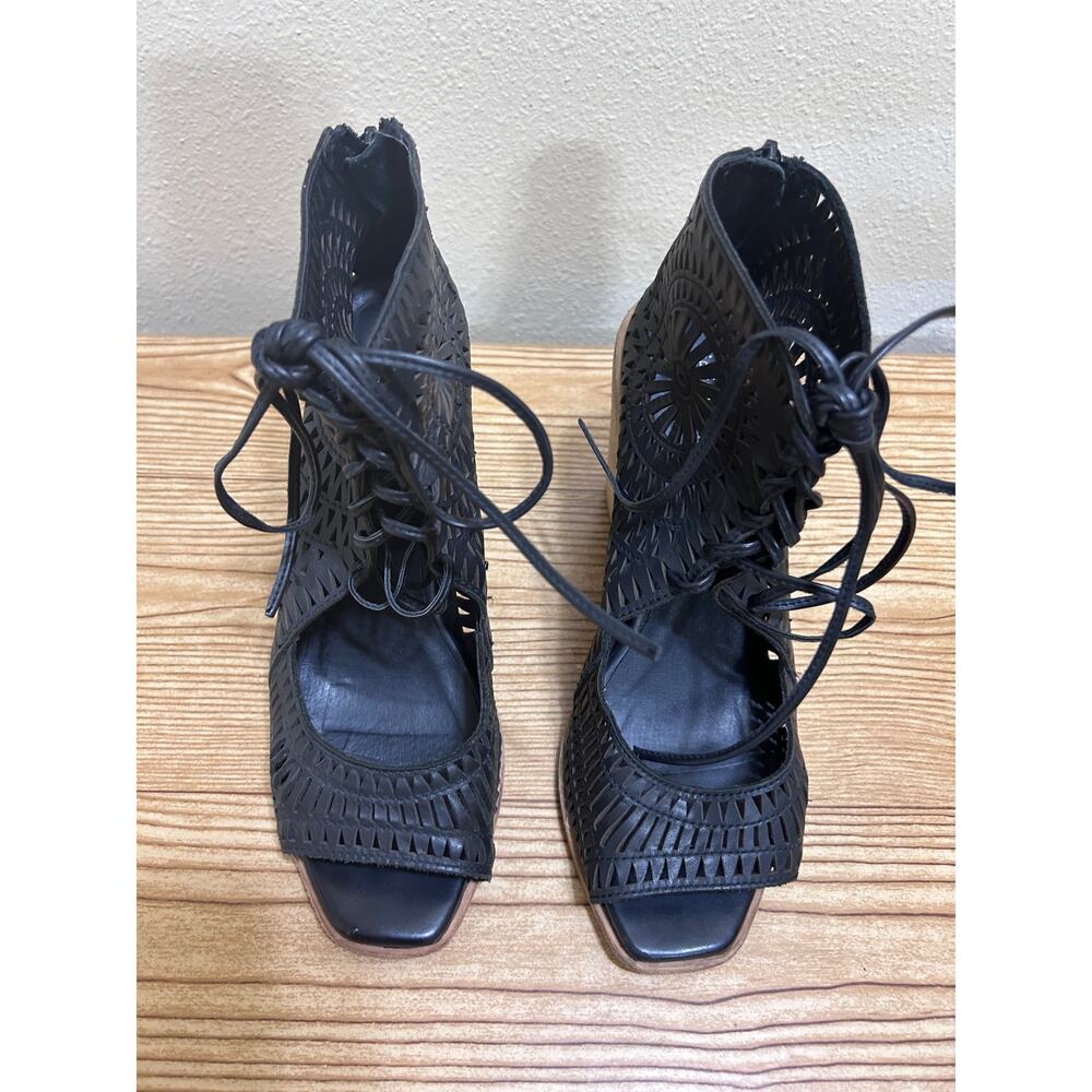 Jeffrey Campbell Black Leather Laser Cut Lace-Up Wedge Sandals 9.5 Boho Festival - Picture 3 of 9